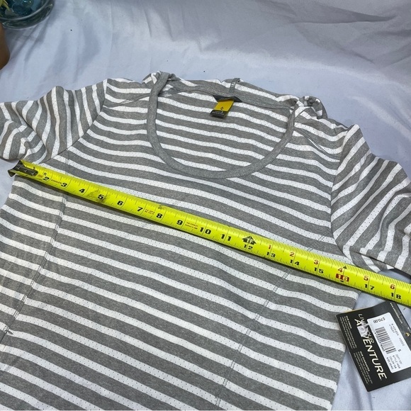 New with tag Eddie Bauer long sleeve striped hooded top - Picture 2 of 16